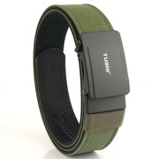 Męski wytrzymały pasek taktyczny z regulowaną metalową klamrą.