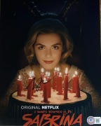 Kiernan Shipka Sabrina - oryginalny autograf i certyfikat Beckett BAS
