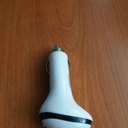 Ładowarka samochodowa