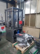 ROBAK ZR-02 - Zamykarka / Zakręcarka do butelek.