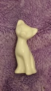 Porcelanowa stara figurka biały kotek 