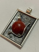 Wisior srebrny z koralowcem próba 925