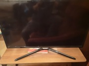 Telewizor Samsung 32'' w zestawie z uchwytem i dekoderem