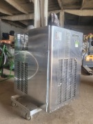 KOSTKARKA/ ŁUSKARKA DO LODU SCOTSMAN MF 56