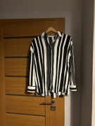 czarna koszula w paski mango