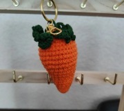 Breloczek zawieszka marchewka 