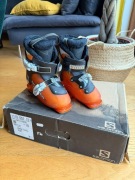 Buty narciarskie Salomon Z12 Junior roz. 19 - 240  super stan, pomarańczowe