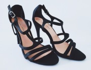 Czarne sandały na szpilce New Look 38