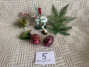 Zestaw wielkanocny: figurki baranków, zajączek I drewniane pisanki