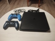 KONSOLA PLAYSTATION 4 500GB + 2 pady