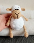 Owieczka wykonana na szydełku 