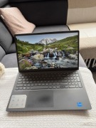 DELL Inspiron 15 3520