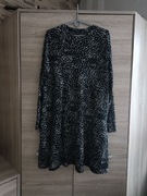 Prążkowana sukienka z długim rękawem 