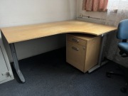 Biurko narożne regulowane IKEA + szafka