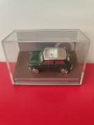 Zegarek kolekcjonerski i model samochodu Mini Cooper zielony
