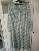 Zielona sukienka w kwiatki Sheego