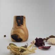 Wazon drewniany dekoracyjny z korzenia jabłoni