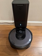 Robot sprzątający z bazą samoczyszczącą iRobot Roomba i7+ czarno-srebrny