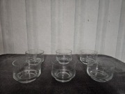 Sześć sztuk pucharków na desery ze szkła szlifowanego z czasów PRL 