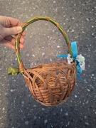 koszyczek wielkanocny z dekoracja, dekoracje można zdjąć 