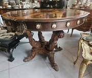 Stol w stylu rokoko 