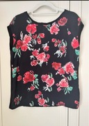 Czarna koszulka w czerwone kwiaty Reserved