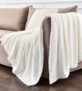 Koc narzuta śmietankowy kremowy prążkowany wytłaczany 160x200