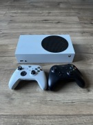 XBOX Series S 512GB + 2 pady