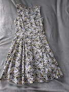 Biała sukienka w kwiaty rozm. S