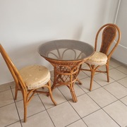 Stolik bambusowy z szybą i krzesłami stolik bambus