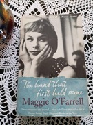 Maggie O'Farel - The hand that first held mine - j. angielski