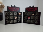 Dwie półki na figurki Kinder Joy - Stranger Things