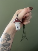 Naszyjnik zawieszka grzyb muchomor z oczkiem fantasy dark