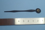 wskazówka minutowa 7,7cm od środka otworu