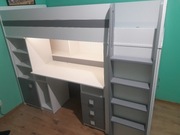 Łóżko piętrowe z biurkiem i szafkami