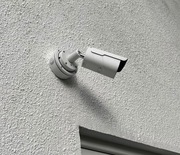 Kamera IP z 8.3 Mpx, 4K, Motozoom, przetwornik SONY, mocowanie do elewacji