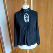 Bluzka czarna że stójką, koronką, gotycka M 38