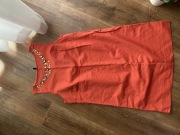 Koralowa sukienka na zamku z cekinami kamyczkami S