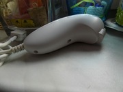 Biały pad Nunchuck do Nintendo Wii - oryginał, czysty, stan jak nowy !