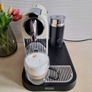 DeLonghi EN266.CWAE ekspres na kapsułki Nespresso spieniacz 