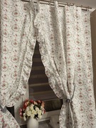 Zasłony dekoracyjne, wianki kwiatów 