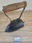 Stare, żeliwne żelazko na duszę 20cm/22cm