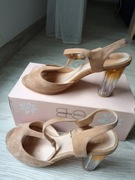 Zamszowe sandały damskie