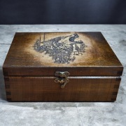 Prezent dla myśliwego Szkatułka dla leśniczego Grawer Wilk Malowana