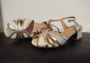 Sandały damskie,beżowe.Rozmiar 38.