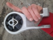 BMW iX1 X1 U11 ŁAPA PODUSZKA SILNIKA TYŁ 