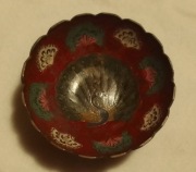 Strażniczka Harmonii i Ochrony – mosiężny paw, symbol 3 plaszczyzn