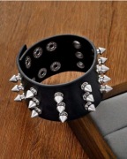 Bransoleta GOTH pieszczocha 3 rzędy ćwieki kolce