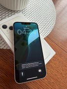 Apple iPhone 13 / 128 GB Biały