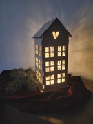 Drewniana kamieniczka świąteczna 